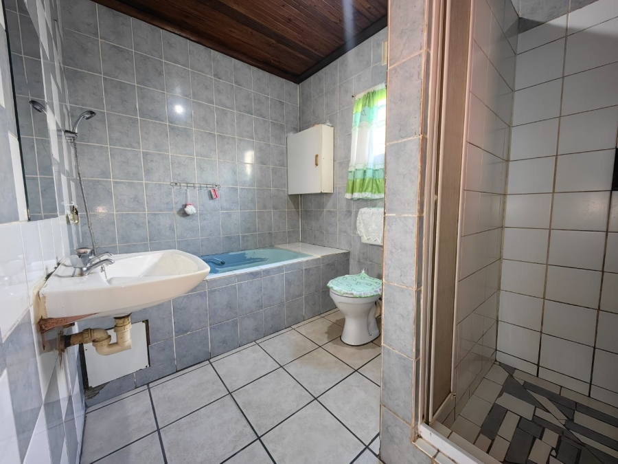 3 Bedroom Property for Sale in Lavender Hill Western Cape